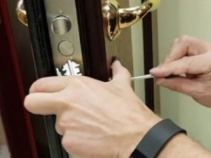 Ремонт металлических дверей