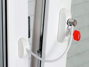 Установка детских замков на окна