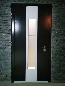 Входная дверь Онега ТЕРМО с окном (терморазрыв)