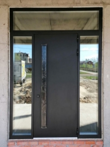 Входная дверь Онега ТЕРМО с окном (терморазрыв)